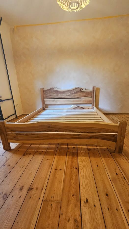 Oša koka masīvkoka gulta ar dzīvo malu 160x200 cm ( vai jeb kuru citu izmēru)